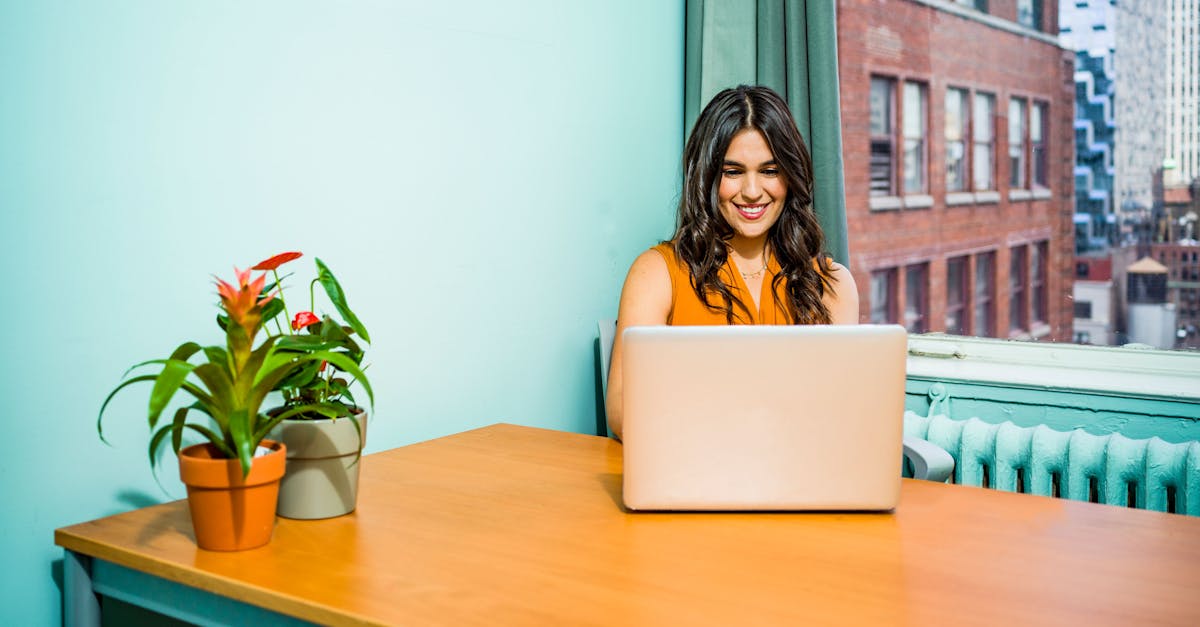 découvrez les avantages du télétravail, une méthode de travail flexible qui permet d'optimiser votre productivité tout en préservant un équilibre entre vie professionnelle et personnelle. apprenez à gérer votre temps, à rester connecté avec votre équipe et à tirer le meilleur parti de cette nouvelle façon de travailler.