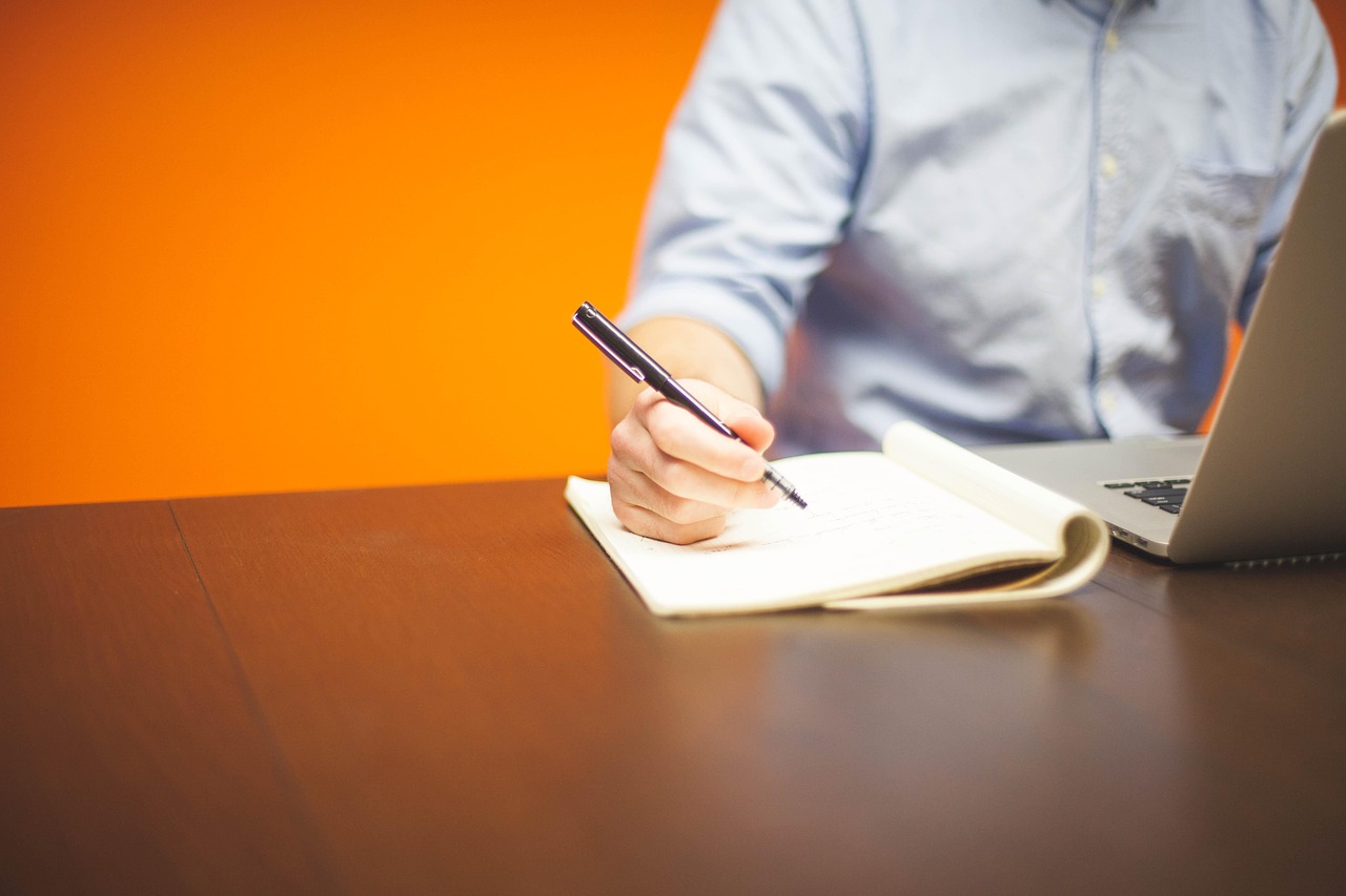 découvrez le rôle et les responsabilités d'un comité d'entreprise : missions, composition et importance dans la gouvernance d'une organisation.