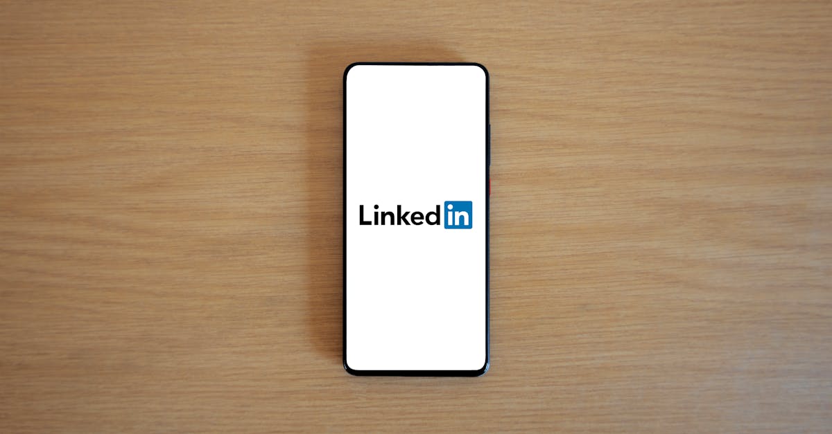 découvrez l'importance de l'employer branding pour attirer et retenir les meilleurs talents. apprenez comment construire une marque employeur forte et positive qui reflète les valeurs de votre entreprise et engage vos collaborateurs.
