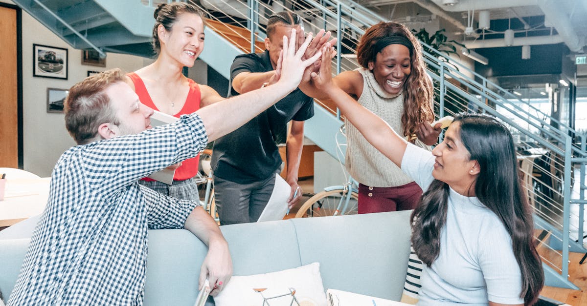découvrez comment les célébrités se lancent dans l'entrepreneuriat, transformant leur notoriété en succès commercial. explorez des exemples inspirants et les stratégies qui les aident à bâtir des marques florissantes en dehors de leur carrière dans le divertissement.