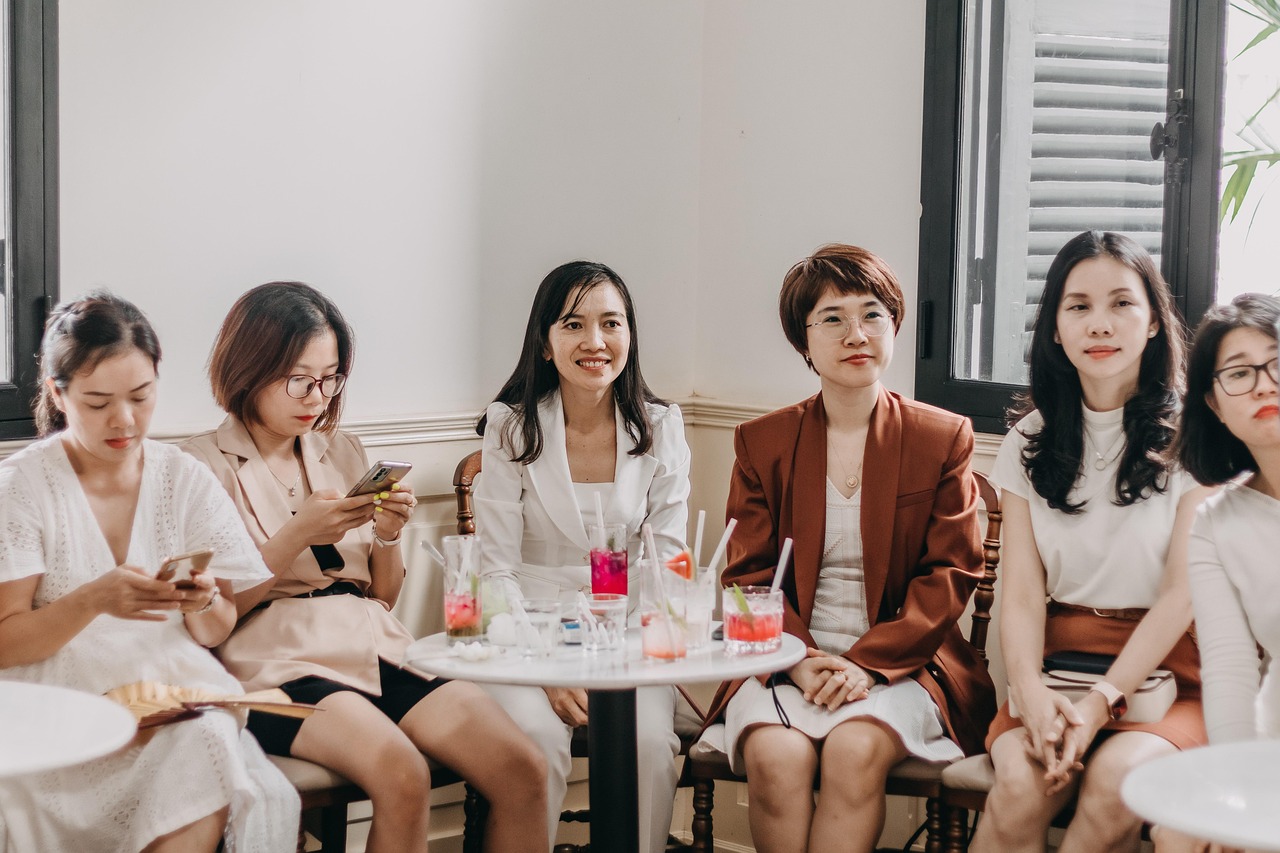 découvrez les principes, avantages et étapes clés des négociations collectives, un processus essentiel pour améliorer les conditions de travail et renforcer le dialogue social entre employeurs et salariés.