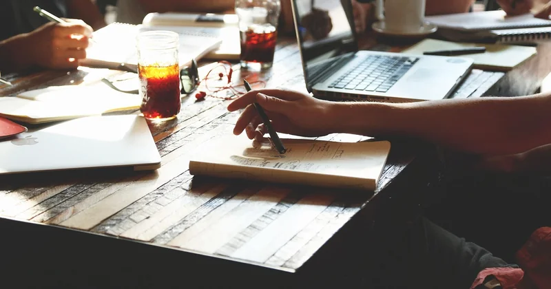 À qui s'adresse vraiment LinkedIn ?